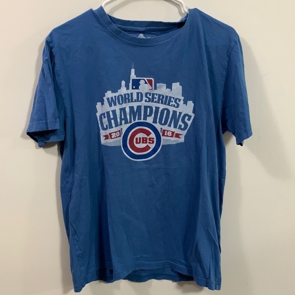 Red Jacket Cubs World Series Champions 2016 short sleeve t-shirt Size Medium